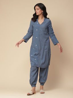 Aarke Ritu Kumar - Blue Yarn Dyed Kurta With Dhoti (Set of 2)