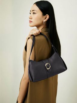 Everpret - Spacious Interior Black Ana Minimal Shoulder Bag