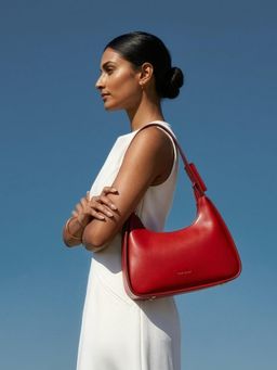Everpret - Day to Night Use Red Alexis Minimal Shoulder Bag