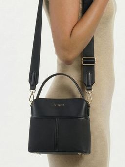 Everpret - Black Smart Organization Soline Compact Satchel Bag with Detachable Strap