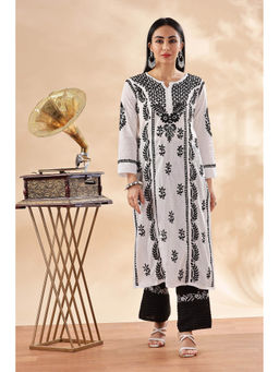 CLUB LOOM - Women White Embroidered Chikankari Kurta