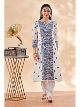 CLUB LOOM - Women White Embroidered Thread Work Chikankari Kurta
