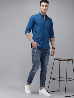 The Bear House - Men Blue Slim Fit Solid Cotton Casual Shirt