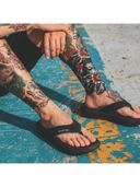 Black color option, Sold out, Currently selected