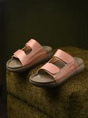Pink color option, Currently selected