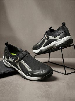 LIBERTY - Leap7X Newrace-1E Sneakers For Men - Black