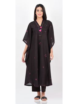 TANYA BERRY - Black And Pink Bandhani Tie Dye Kaftan