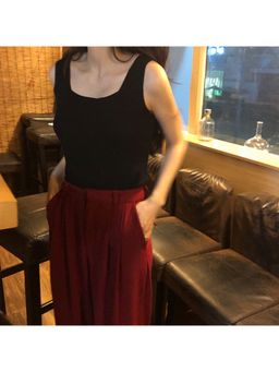 Outzidr - Black Sleeveless Basic Tank Top