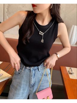 Outzidr - Black Sleeveless Basic Tank Top