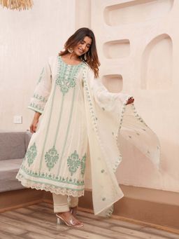 Autumnlane - Tashvika Misriteal Embroidered Pakistani Suit Kurta With Pant & Dupatta (Set of 3)