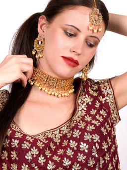 Odette - Gold semiprecious kundan & pearl necklace with earrings & maang teeka