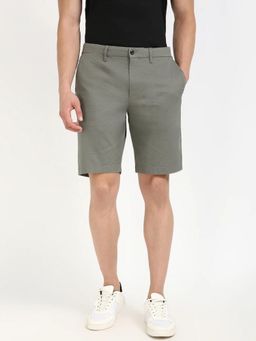 Tommy Hilfiger - Solid Regular Fit Mid-Rise Shorts
