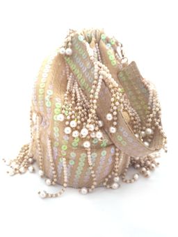 A Clutch Story - Lustering Pearl Potli