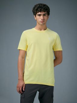 Technosport - Men Yellow Solid Slim Fit Round Neck Sports T-Shirt