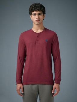 Technosport - Men Red Self Design Slim Fit Henley Neck Sports T-Shirt