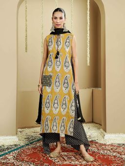 Indisangam - Paisley Motif Cotton A-Line Green Dress