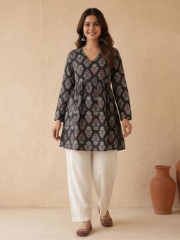 Jaipur Kurti - Women Printed V-Neck Fancy Black Kurti
