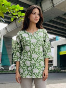 KAFTANIZE - Green Floral Printed Short Kurti