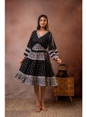 Black color option, Sold out, Currently selected
