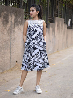 Laado - Black and White Tropical Print Shift Dress with Lace Patch