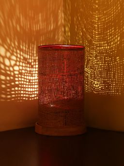 ExclusiveLane - 'Glorious Mars' Hand-etched Table Lamp In Iron (11 Inch, Matte Finish)