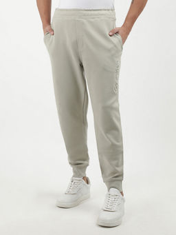 Calvin Klein - Comfort Fit Solid Mid Rise Trouser