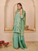 Green color option, Sold out, Currently selected
