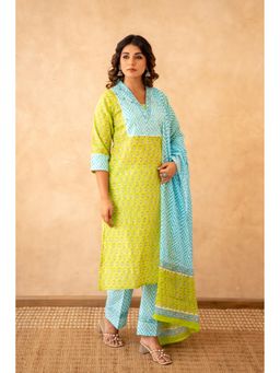 CHHAAP TILAK - Women Green Cotton Abstract Kurta with Trouser and Dupatta