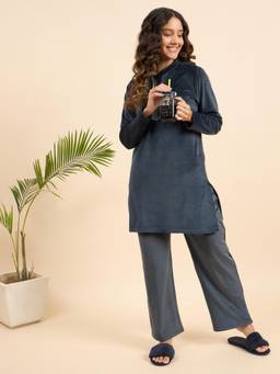 KIZA - Women Grey Solid/Plain Velvet Kurti with Pyjama