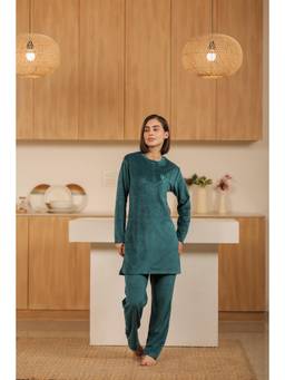 KIZA - Women Green Embroidered Velvet Kurti with Pyjama