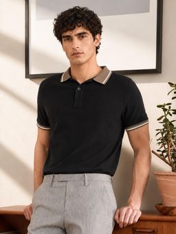 VEIRDO - Men Black Solid Regular Fit Polo T-shirt