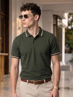 VEIRDO - Men Olive Solid Regular Fit Polo T-shirt