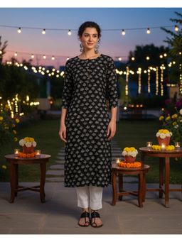 Maaesa - Women Black Cotton Straight Printed Kurta