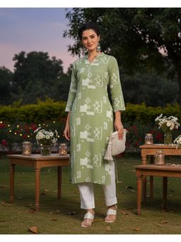 Maaesa - Women Green Rayon Straight Printed Kurta