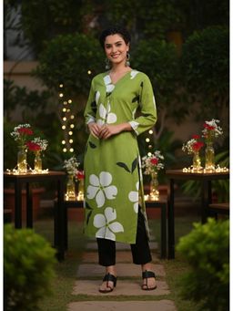 Maaesa - Women Green Rayon Straight Printed Kurta