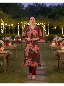 Maaesa - Women Red Cotton Straight Printed Kurta