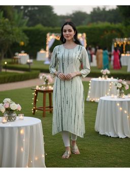 Maaesa - Women Green Cotton Straight Dyed Kurta