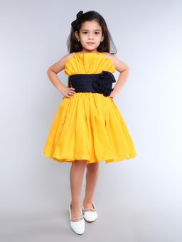 Pink Chick - Yellow Cotton Colorblock Sleeveless Floral Applique Dress With Hair Clip