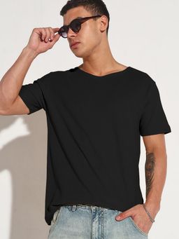 SHOWOFF - Men Black Round Neck Regular Fit T-Shirt