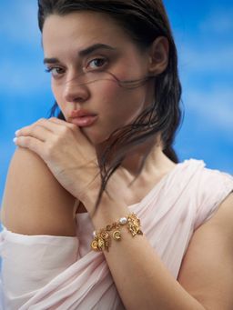 Shaze - Marina's Magic Bracelet