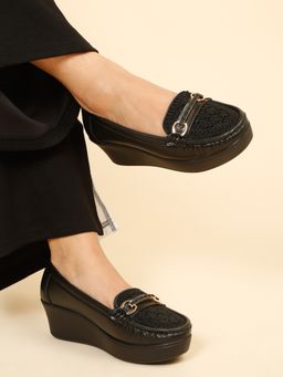 Flat n Heels - Women Black Loafers