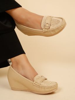 Flat n Heels - Women Beige Loafers