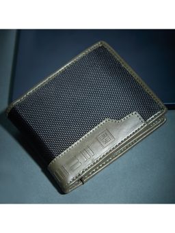 EUME - Men Crest Slim Bifold Wallet With ID Slot & 6 Card Slots - Green