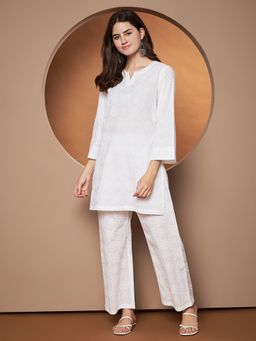 Poshak Hub - Off White Round Neck Embroidered Kurta with Pant