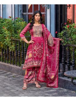MOJILAA - Magenta Round Neck Printed Kurta with Palazzo with Dupatta