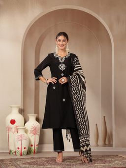 Nayam by lakshita - Black Round Neck Embroidered Kurta with Pant with Dupatta