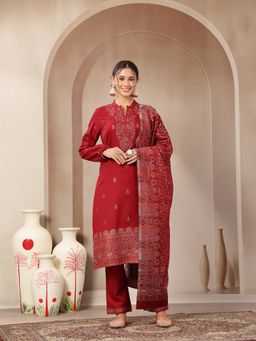 Nayam by lakshita - Maroon Mandarin Neck Printed Kurta with Pant with Dupatta