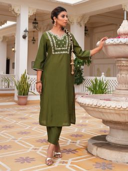 ARAMYA - Women Green Silk Blend Embroidered Kurta with Pant