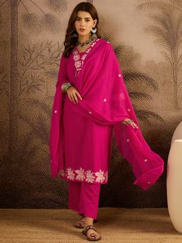 Vastramyaa - Pink V-Neck Embroidered Kurta with Pant with Dupatta