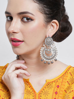 Karatcart - Grey Pearl Oxidised Silver Kundan Chandbali Earrings